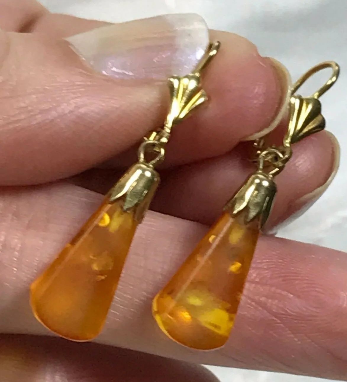 14k Yellow Gold Leverback Earrings w Dangling Prism Cut Amber. Warm Honey Color.