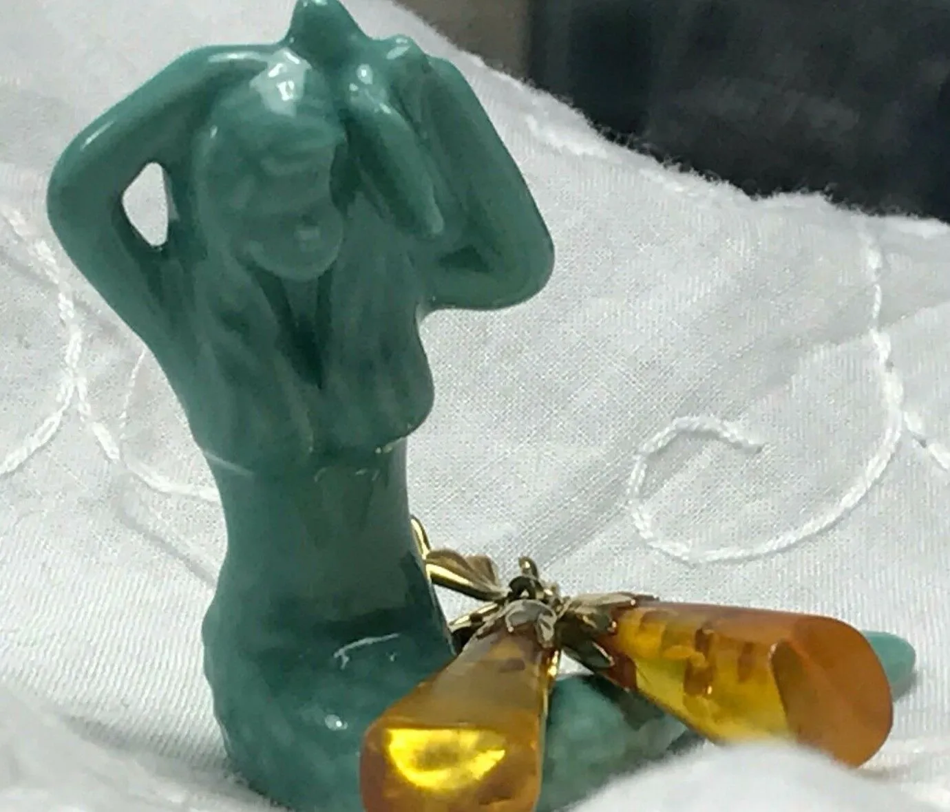 14k Yellow Gold Leverback Earrings w Dangling Prism Cut Amber. Warm Honey Color.