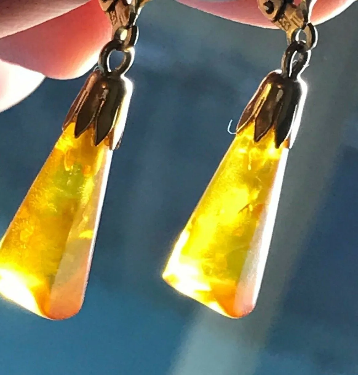 14k Yellow Gold Leverback Earrings w Dangling Prism Cut Amber. Warm Honey Color.