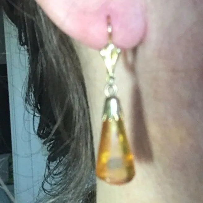 14k Yellow Gold Leverback Earrings w Dangling Prism Cut Amber. Warm Honey Color.