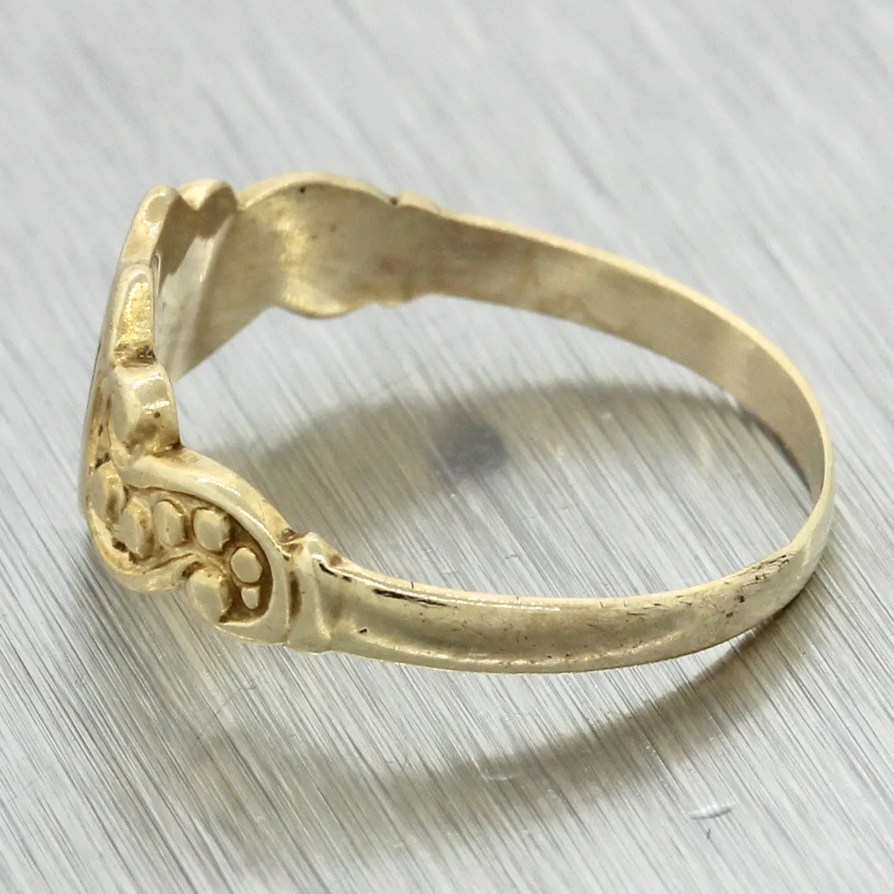 1880s Antique Victorian Estate 14k Yellow Gold Shield Crest Signet Ring
