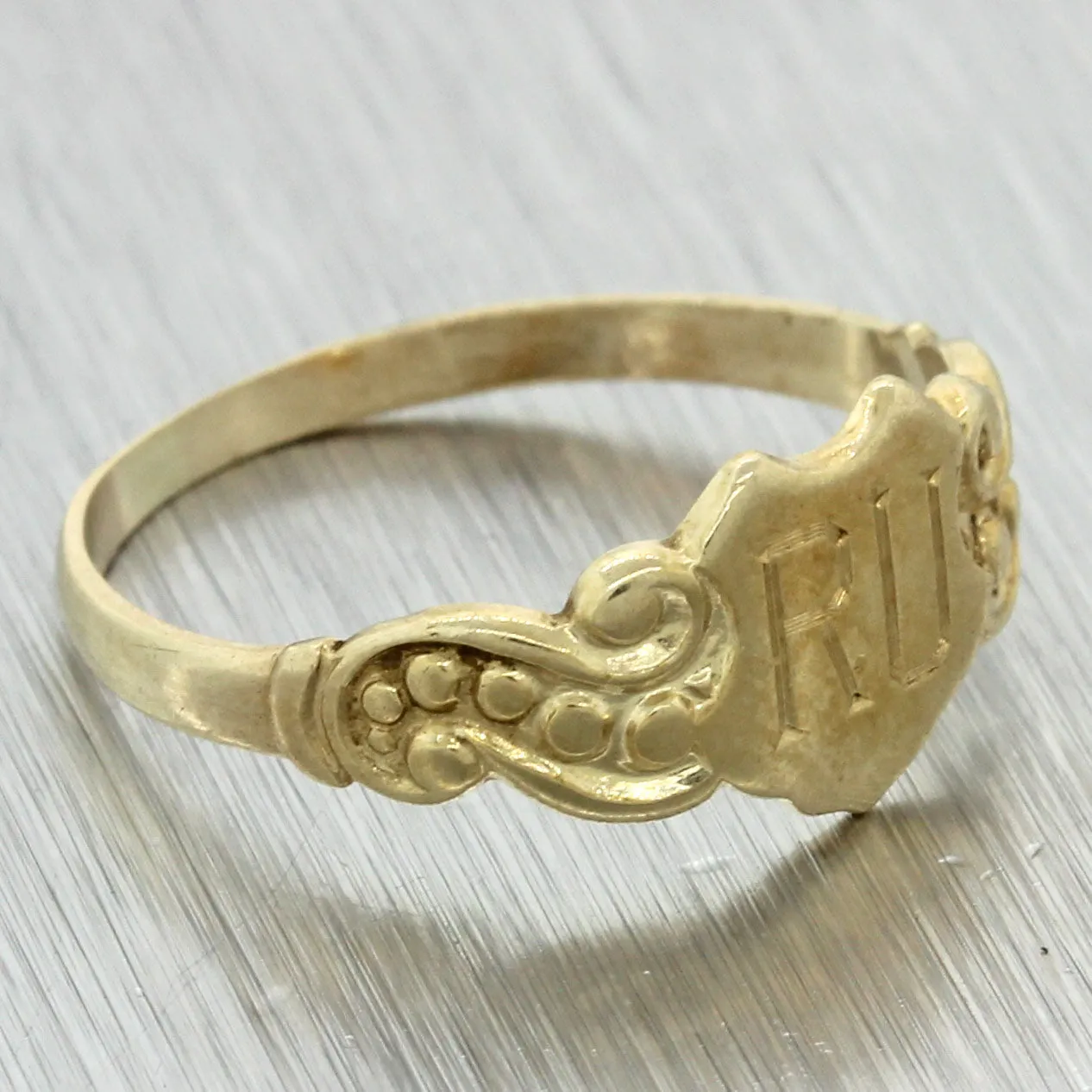 1880s Antique Victorian Estate 14k Yellow Gold Shield Crest Signet Ring