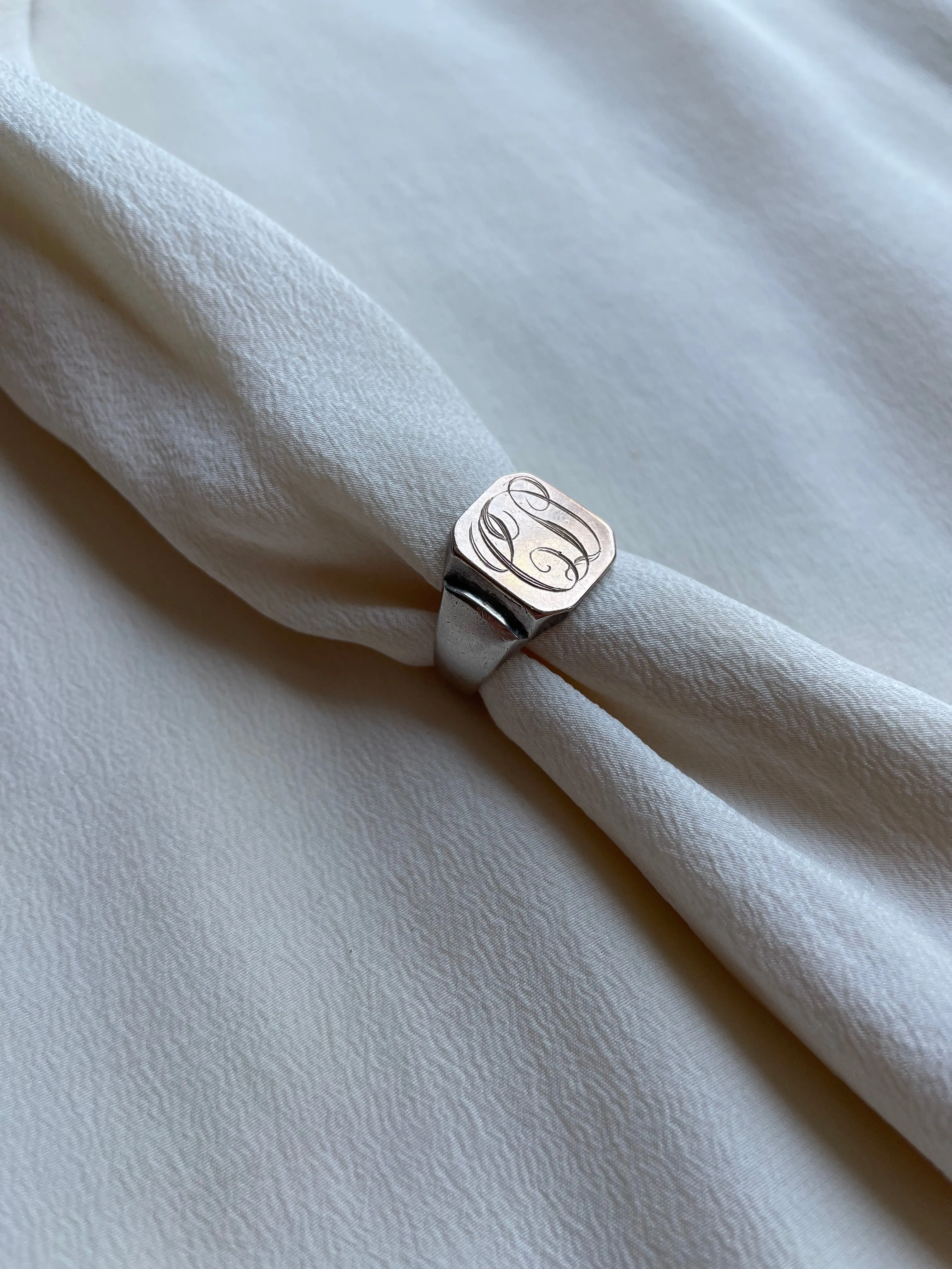 1940’s gold/silver signet ring R119