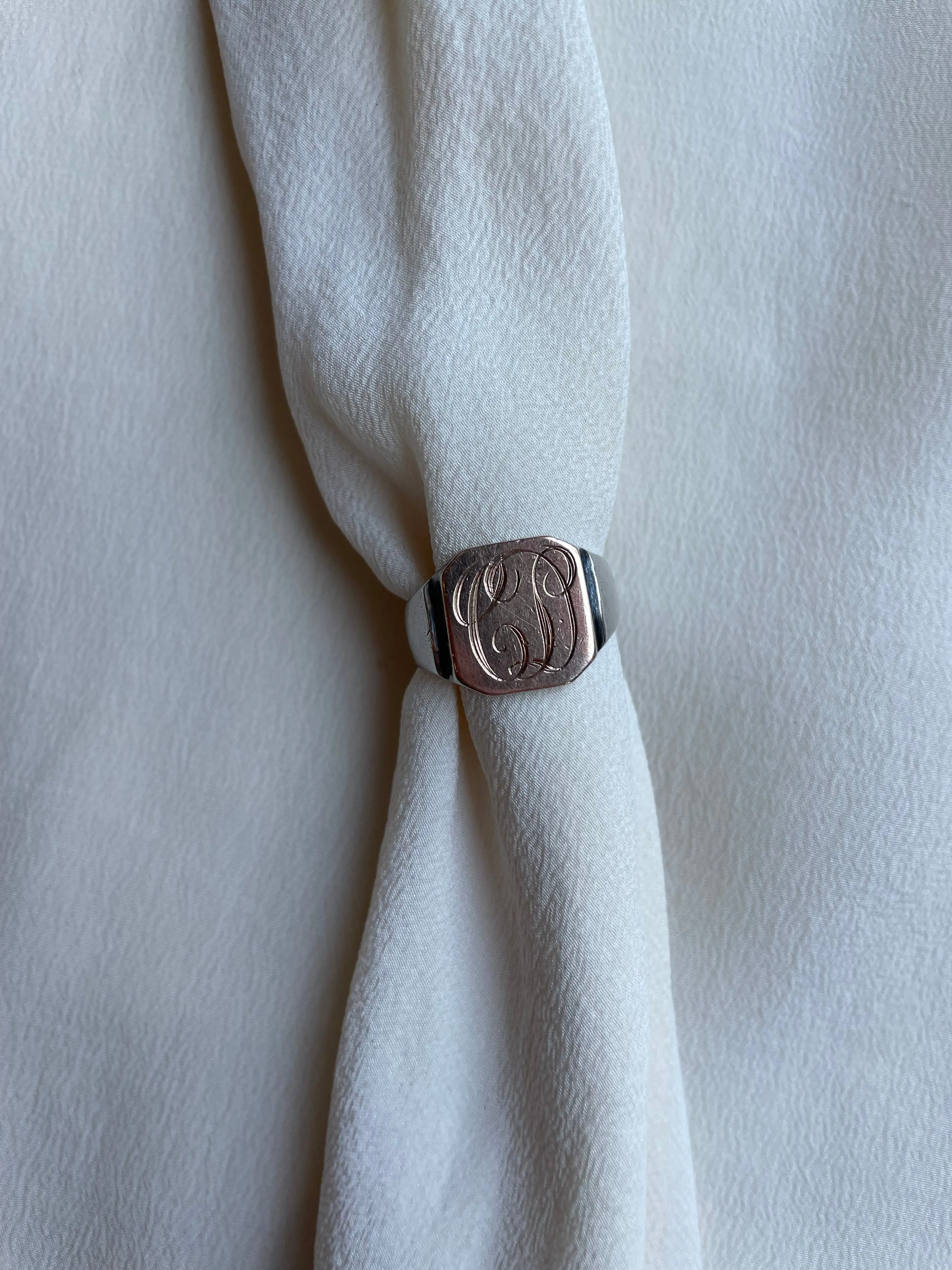 1940’s gold/silver signet ring R119