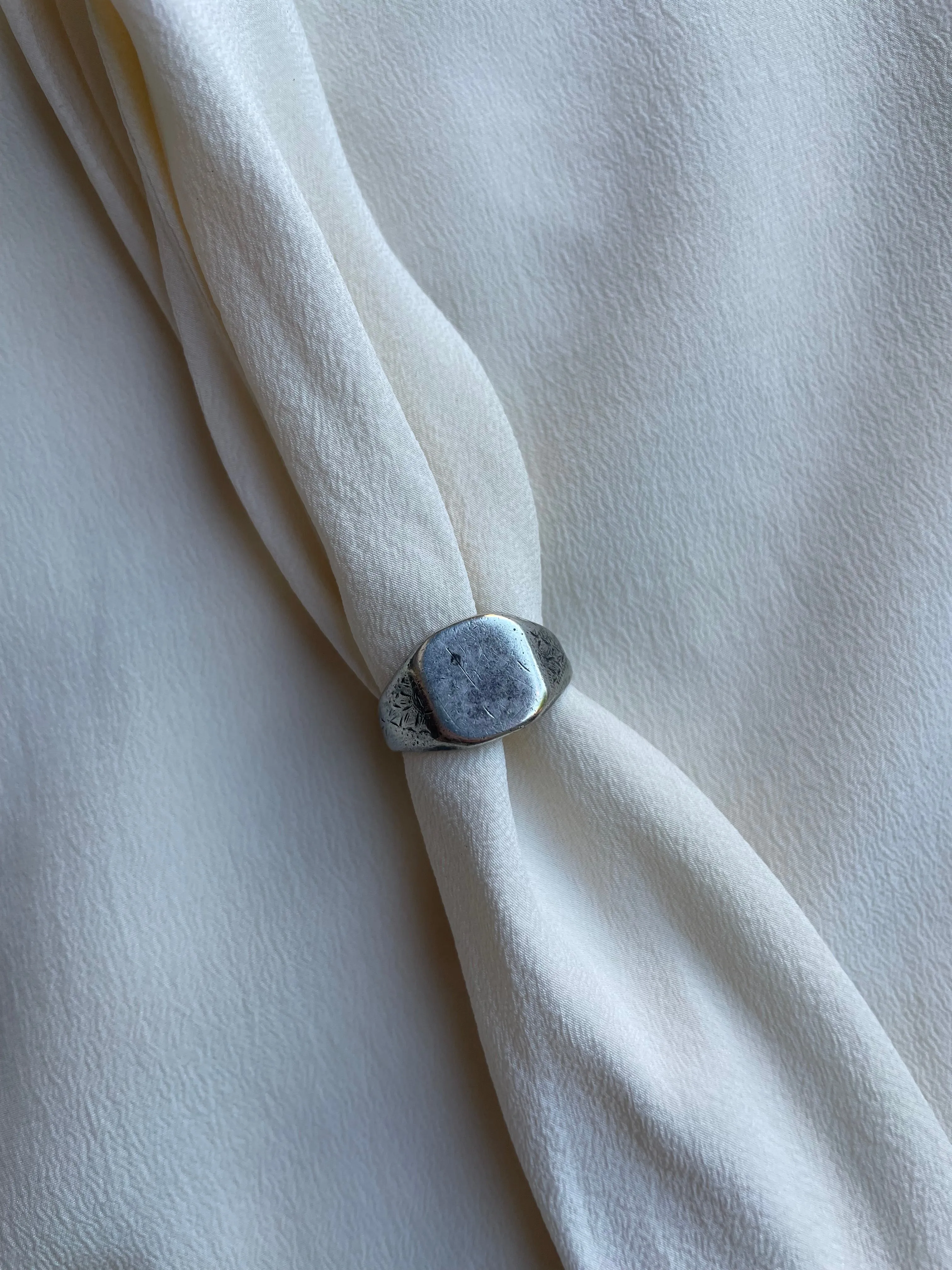 1940s Signet Ring Engraved on Both Sides R115