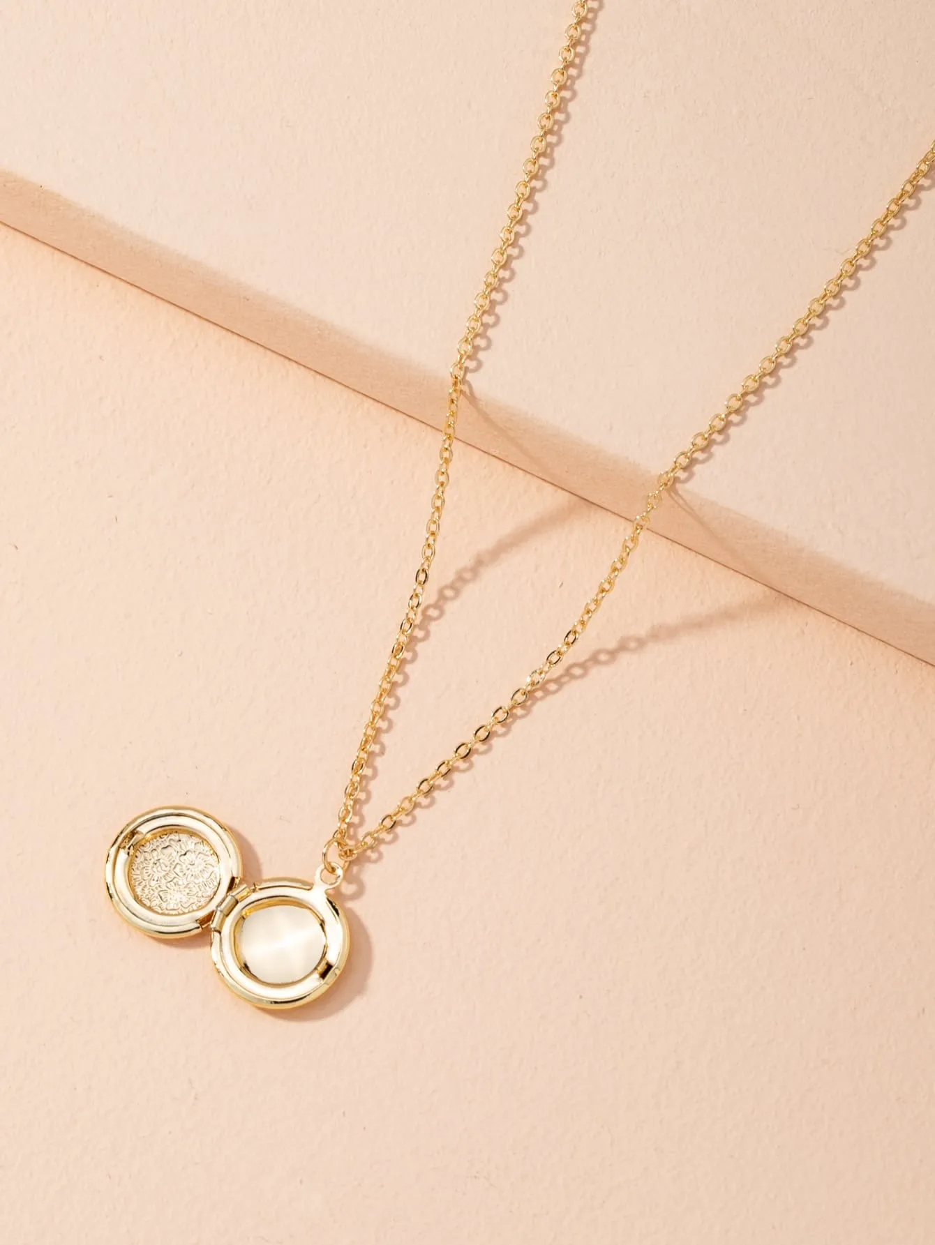 1pc Open Locket Pendant Necklace Copper Jewelry Dainty Necklace Novelty Necklace