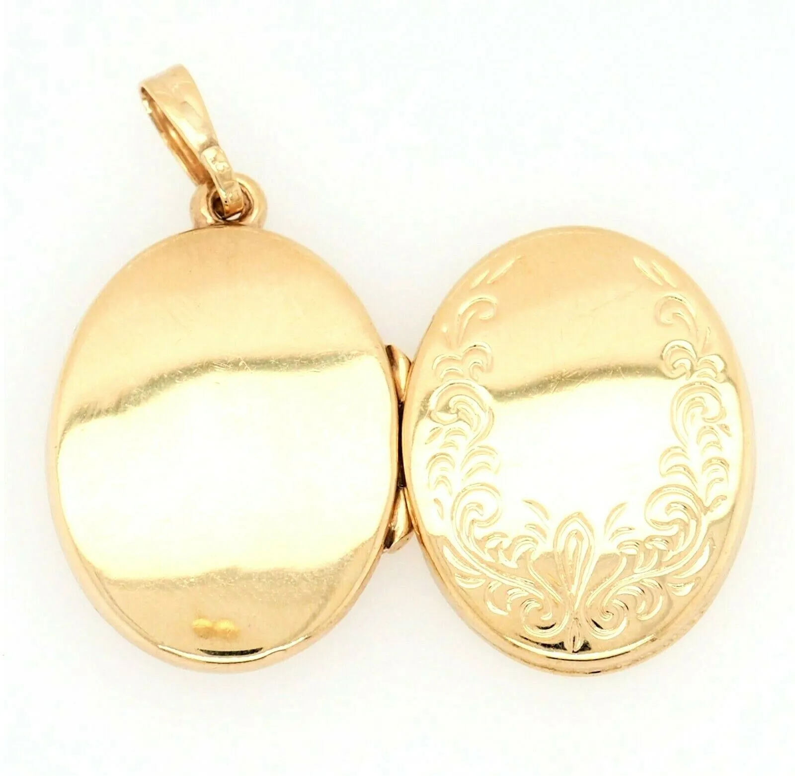 9ct Yellow Gold Locket Pendant with Embellished Front