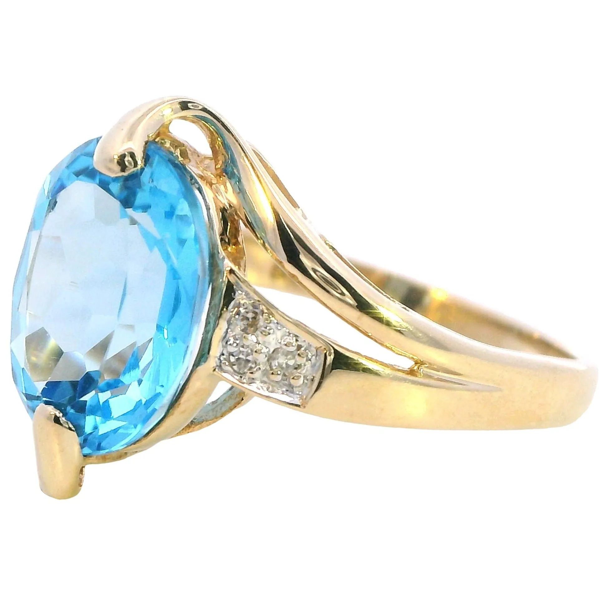 Captivating 9ct Gold Topaz & Diamond Ring - Elegance with Timeless Charm