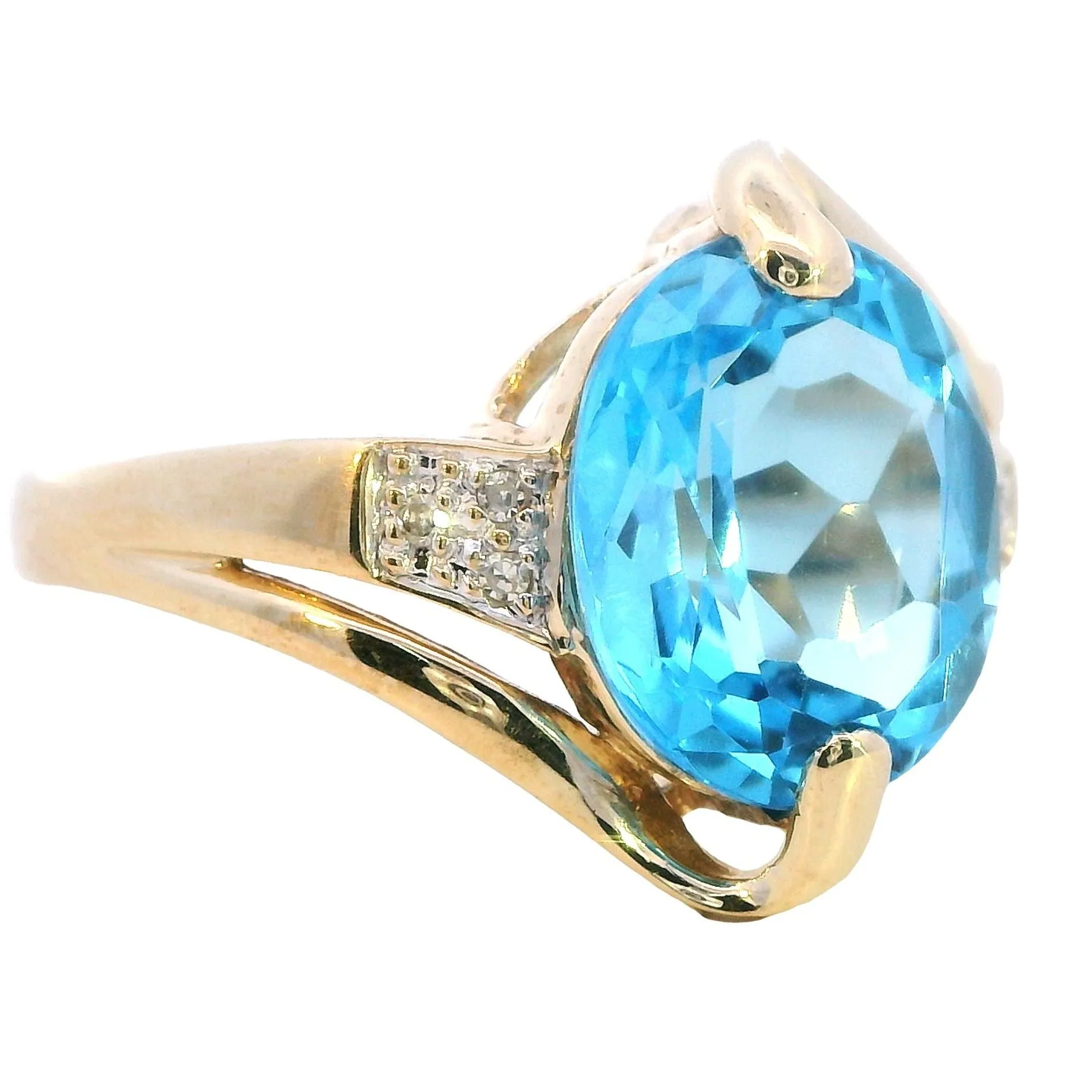 Captivating 9ct Gold Topaz & Diamond Ring - Elegance with Timeless Charm