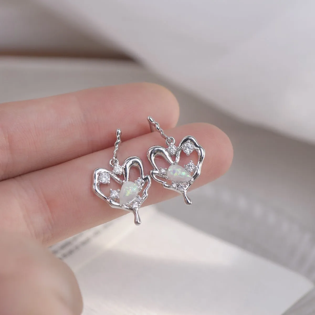 [Clearance] Silver Heart Earrings - Maya