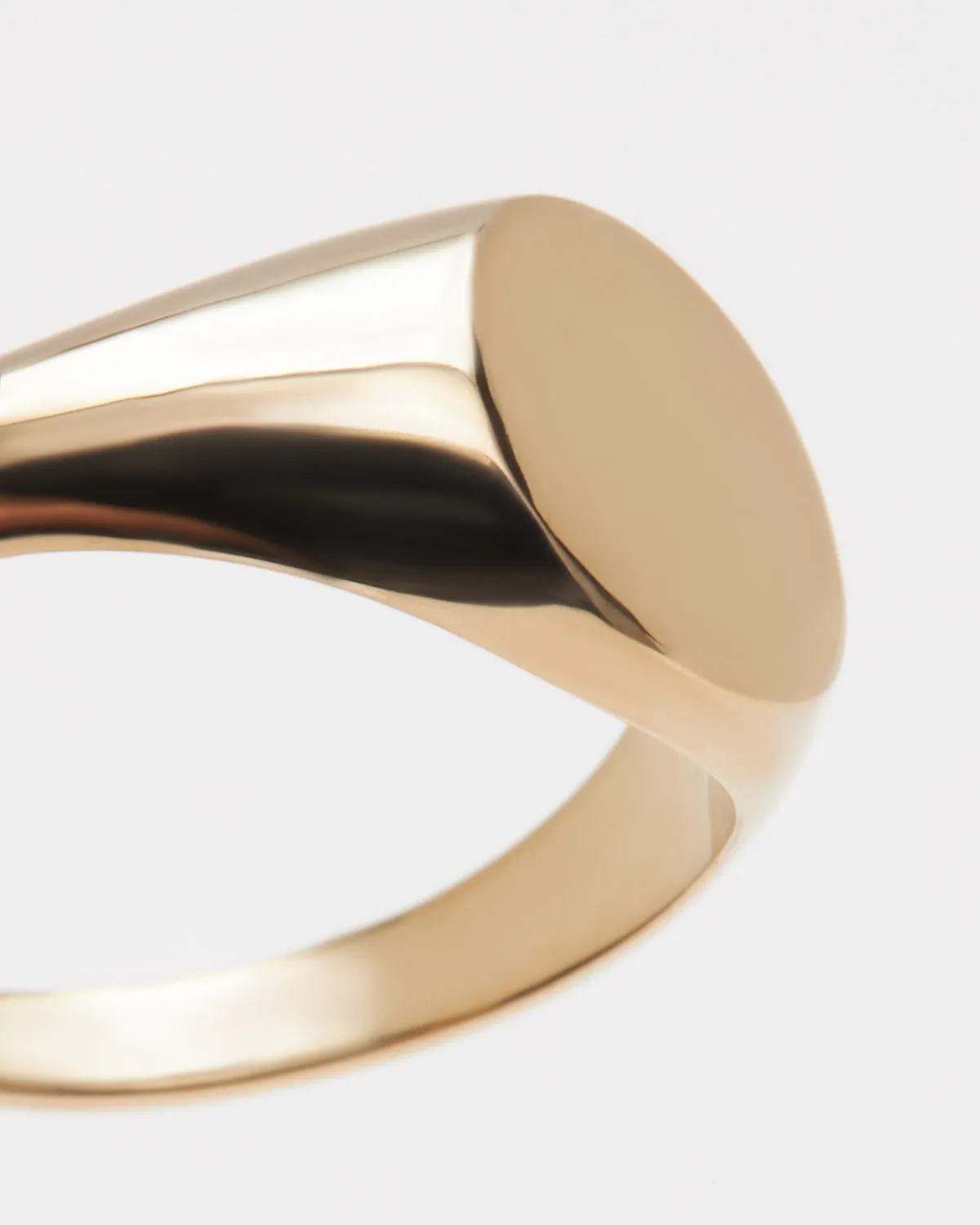 Dainty Signet