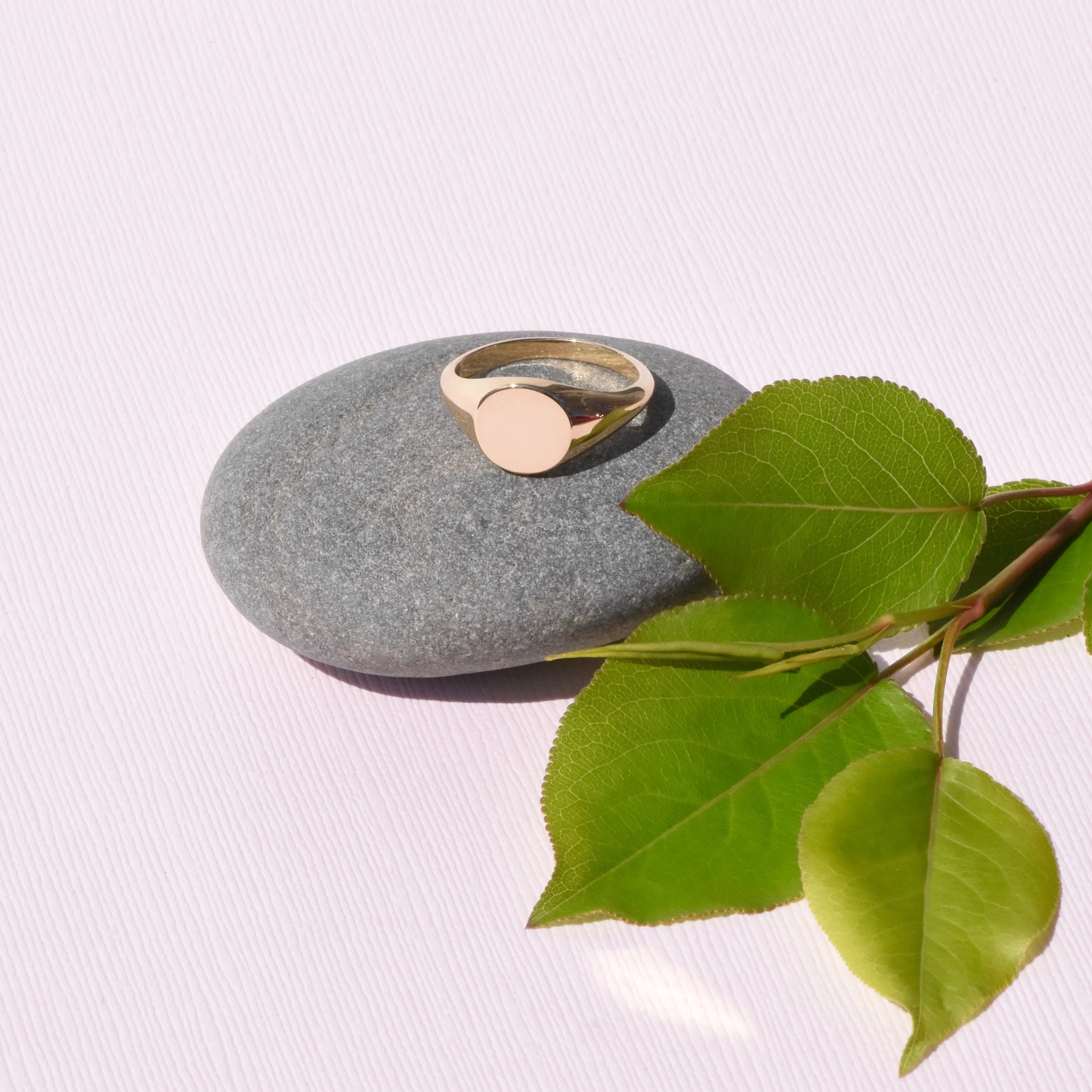 Dainty Signet