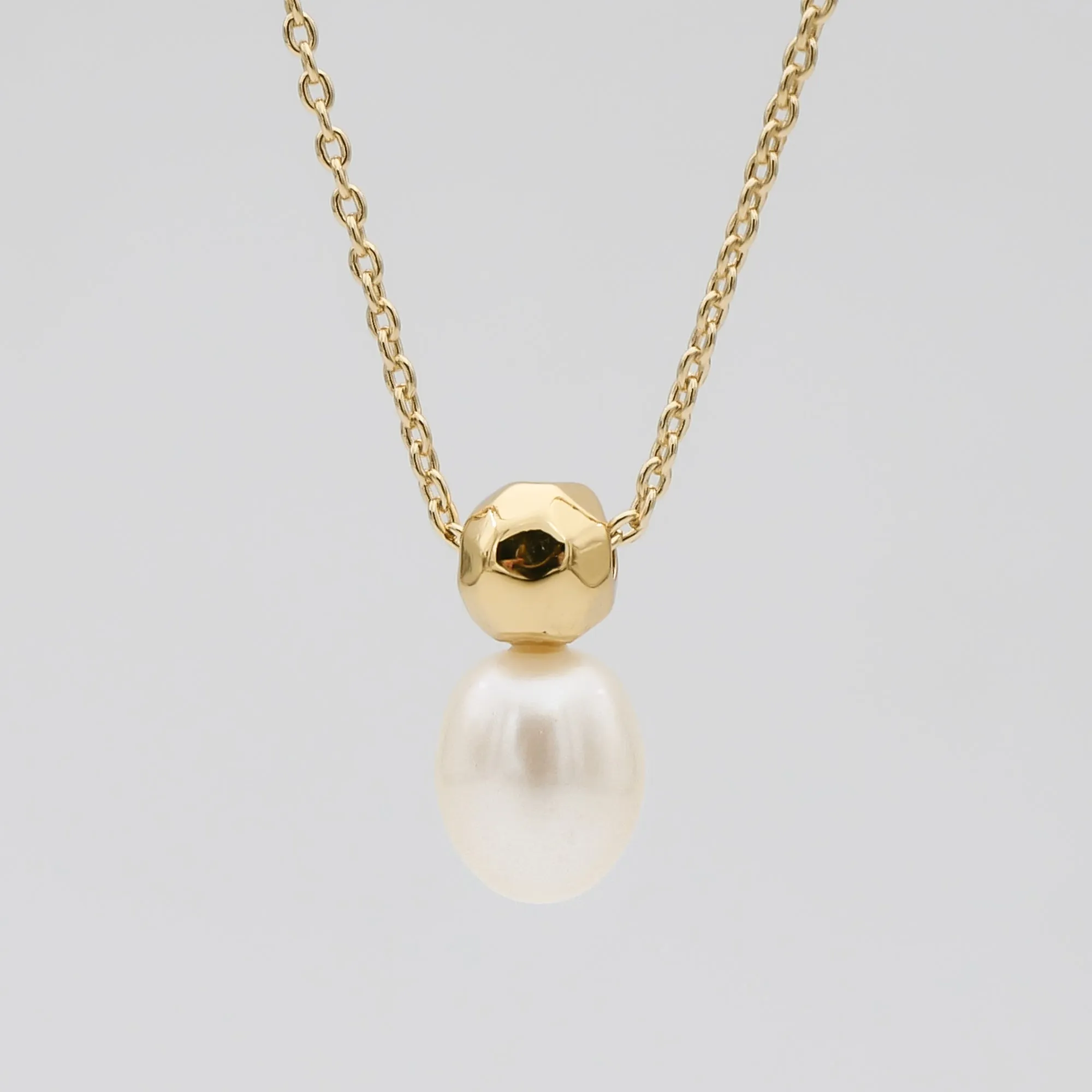Dara Pearl Drop Necklace