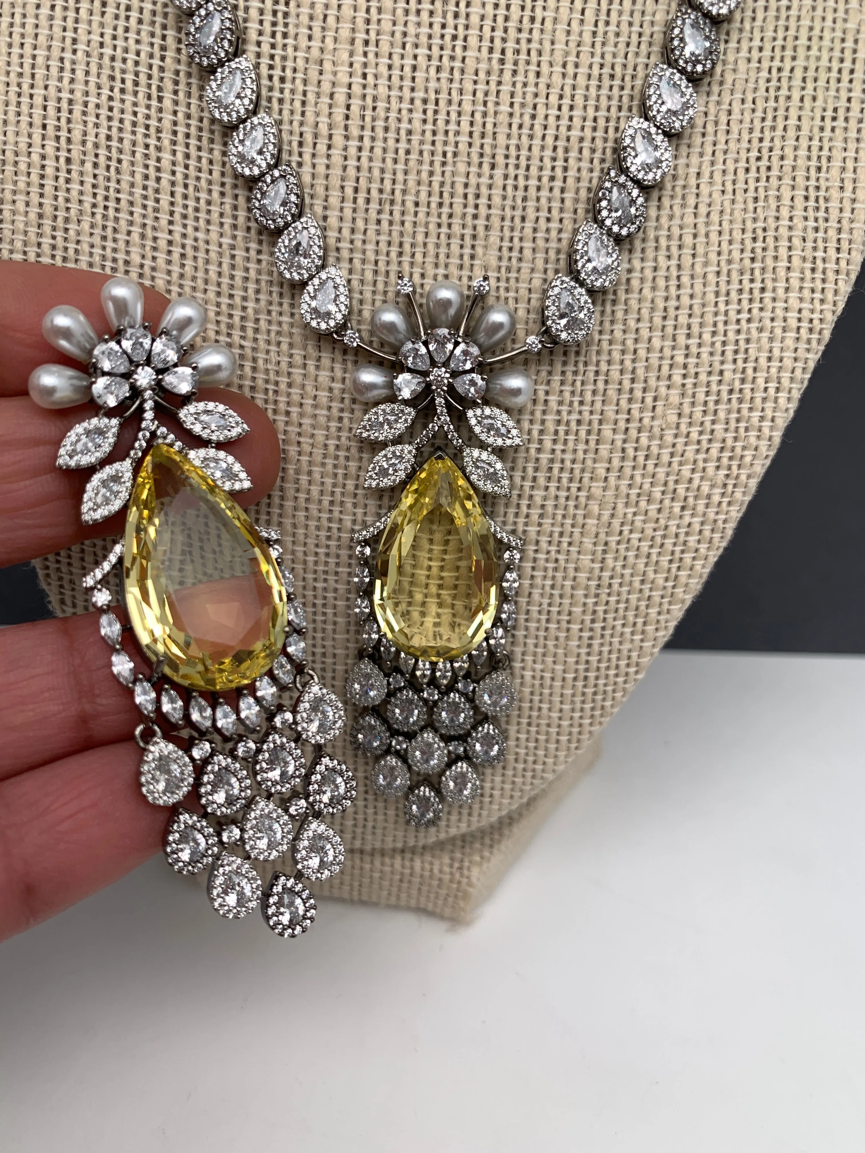 Doublet Stone Victorian Finish Short Necklace