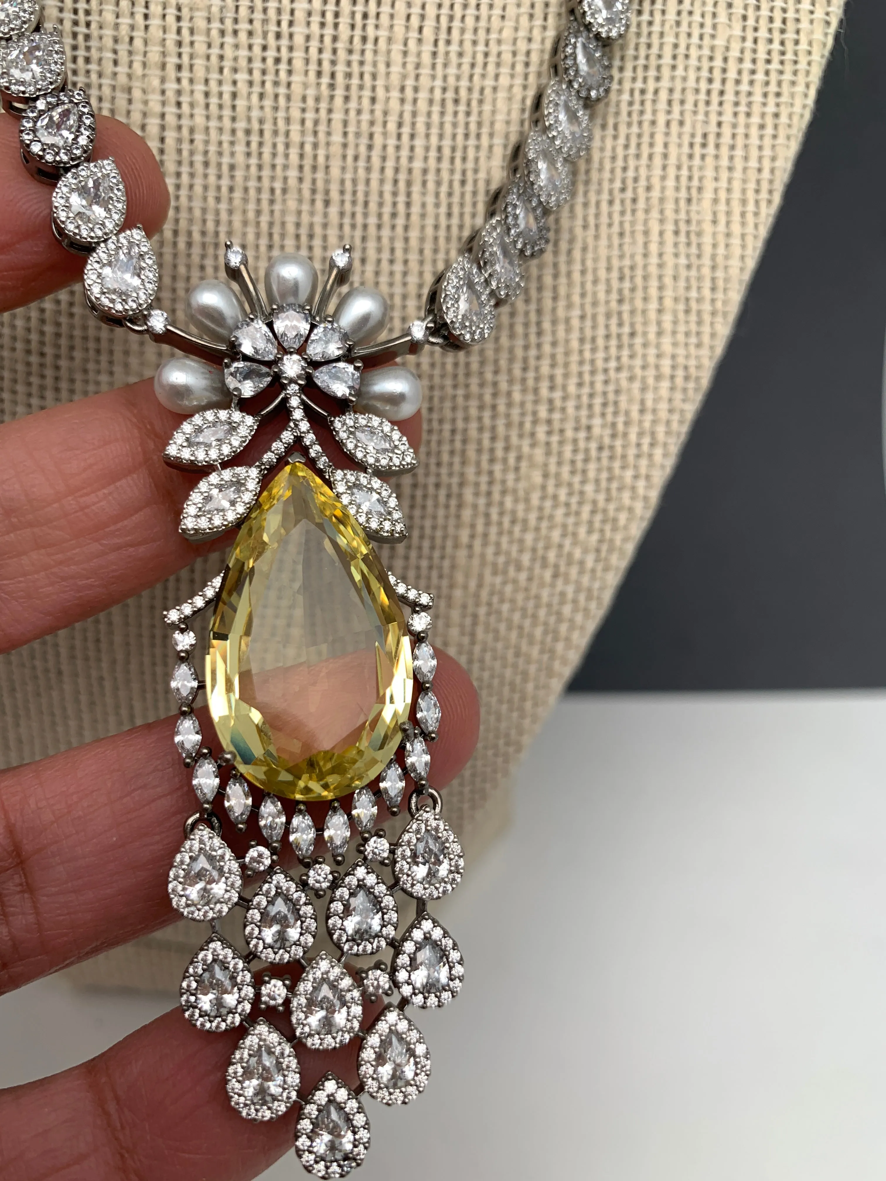 Doublet Stone Victorian Finish Short Necklace