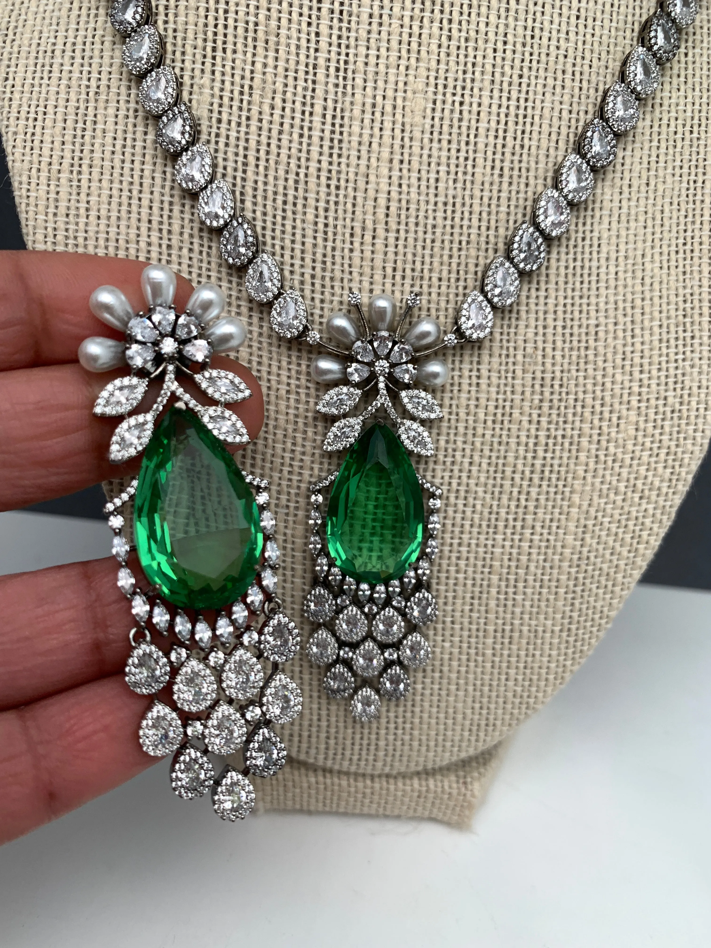 Doublet Stone Victorian Finish Short Necklace