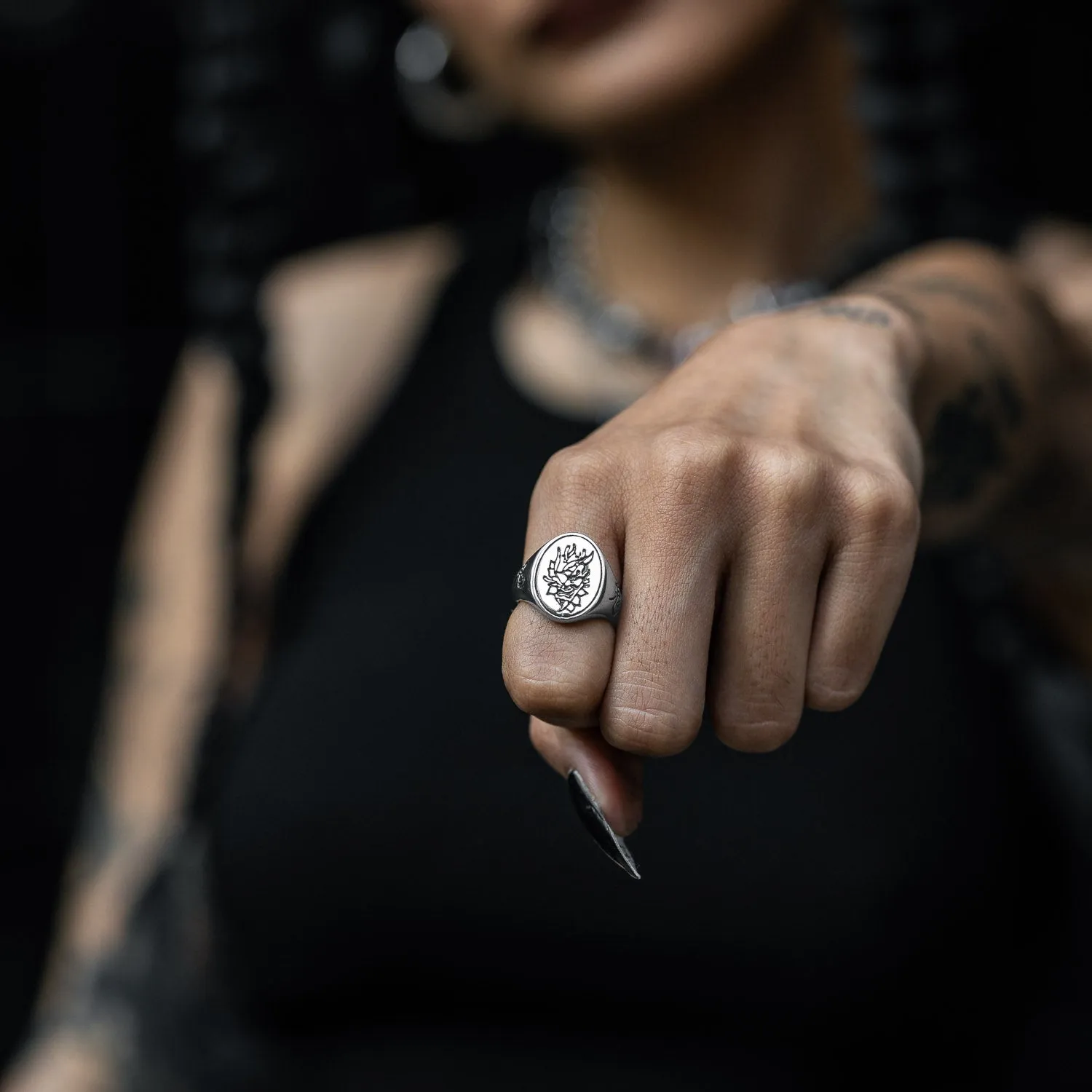 EM GOLDS X STATEMENT "Peony Oni" Signet Ring