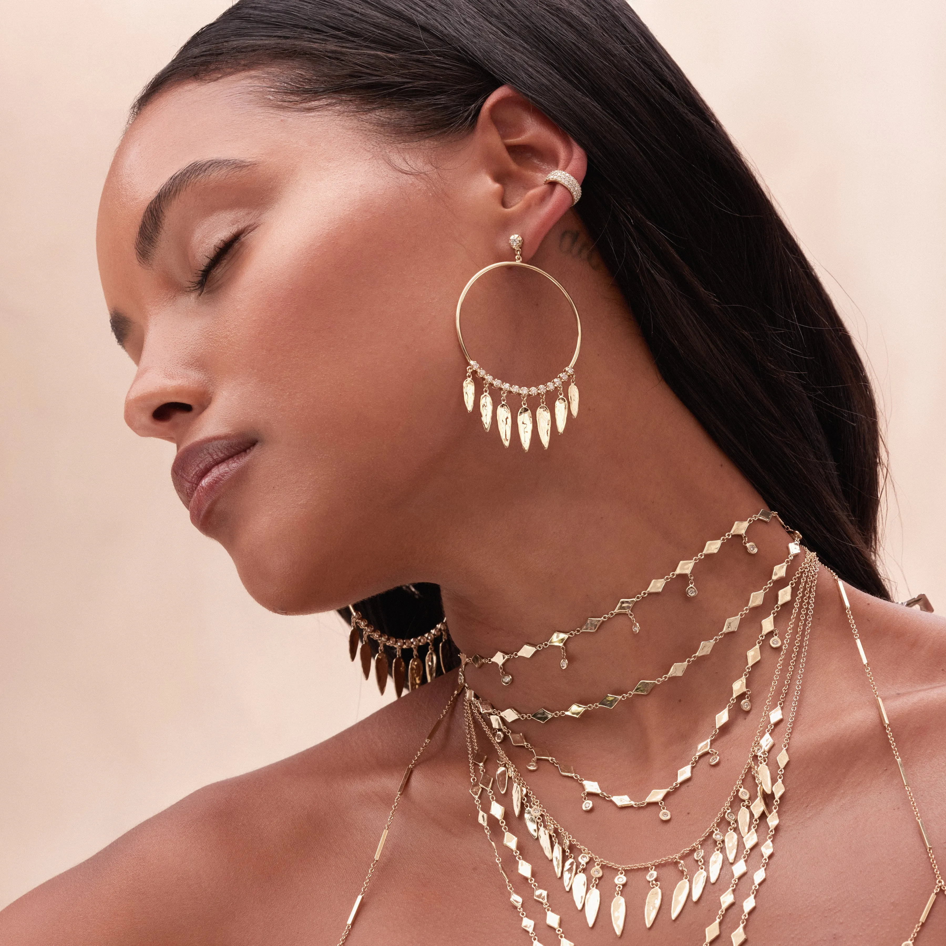 HAMMERED KITE SHAPE   DIAMOND SHAKERS NECKLACE