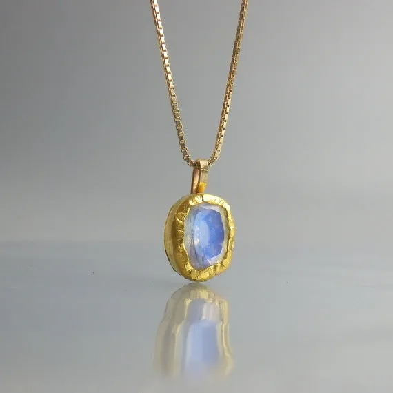 Hammered Rainbow Moonstone Necklace