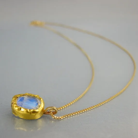 Hammered Rainbow Moonstone Necklace