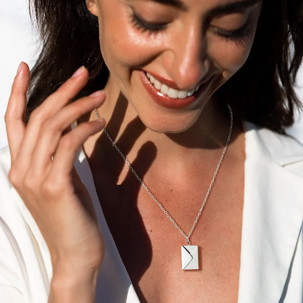 Personalized Envelope Picture Locket Necklaces Gifts for Couple Family Friend