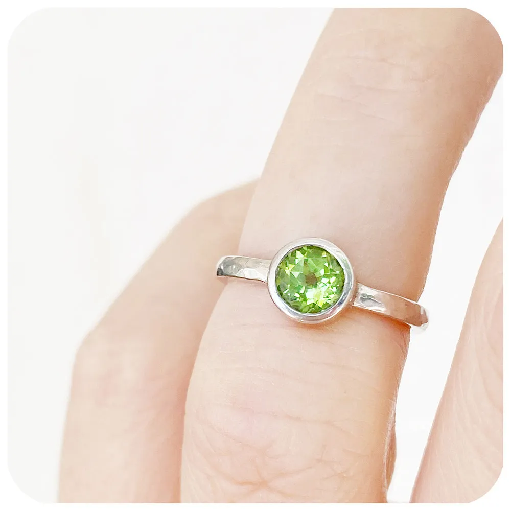 Round cut Peridot Ring In Sterling Silver
