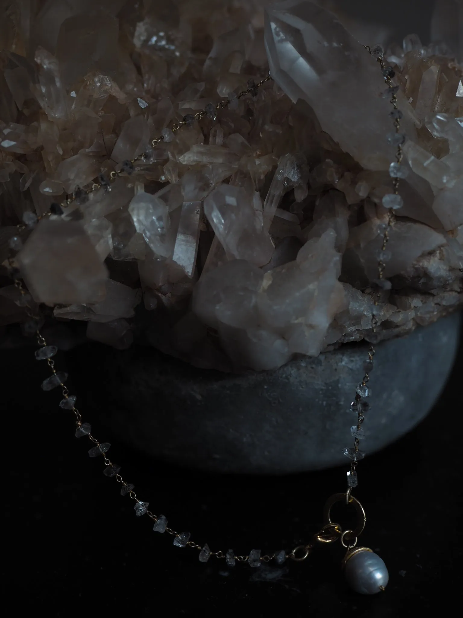 Simple Necklace with herckimer diamonds - Ivory tahitian Pearl drop