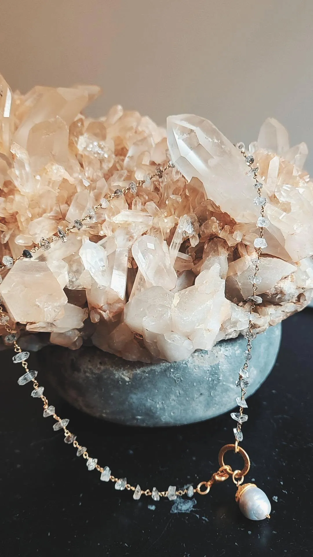 Simple Necklace with herckimer diamonds - Ivory tahitian Pearl drop