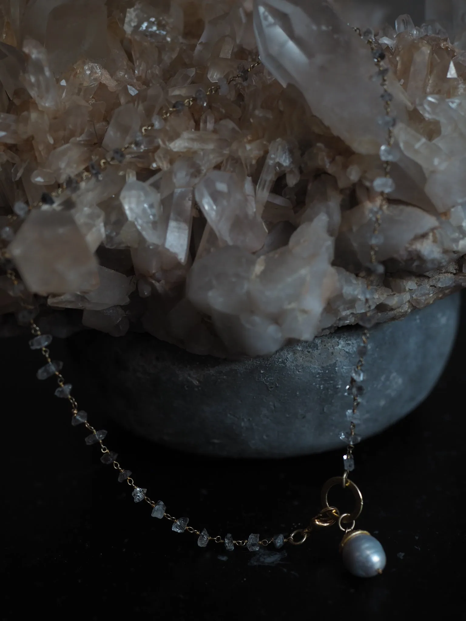 Simple Necklace with herckimer diamonds - Ivory tahitian Pearl drop