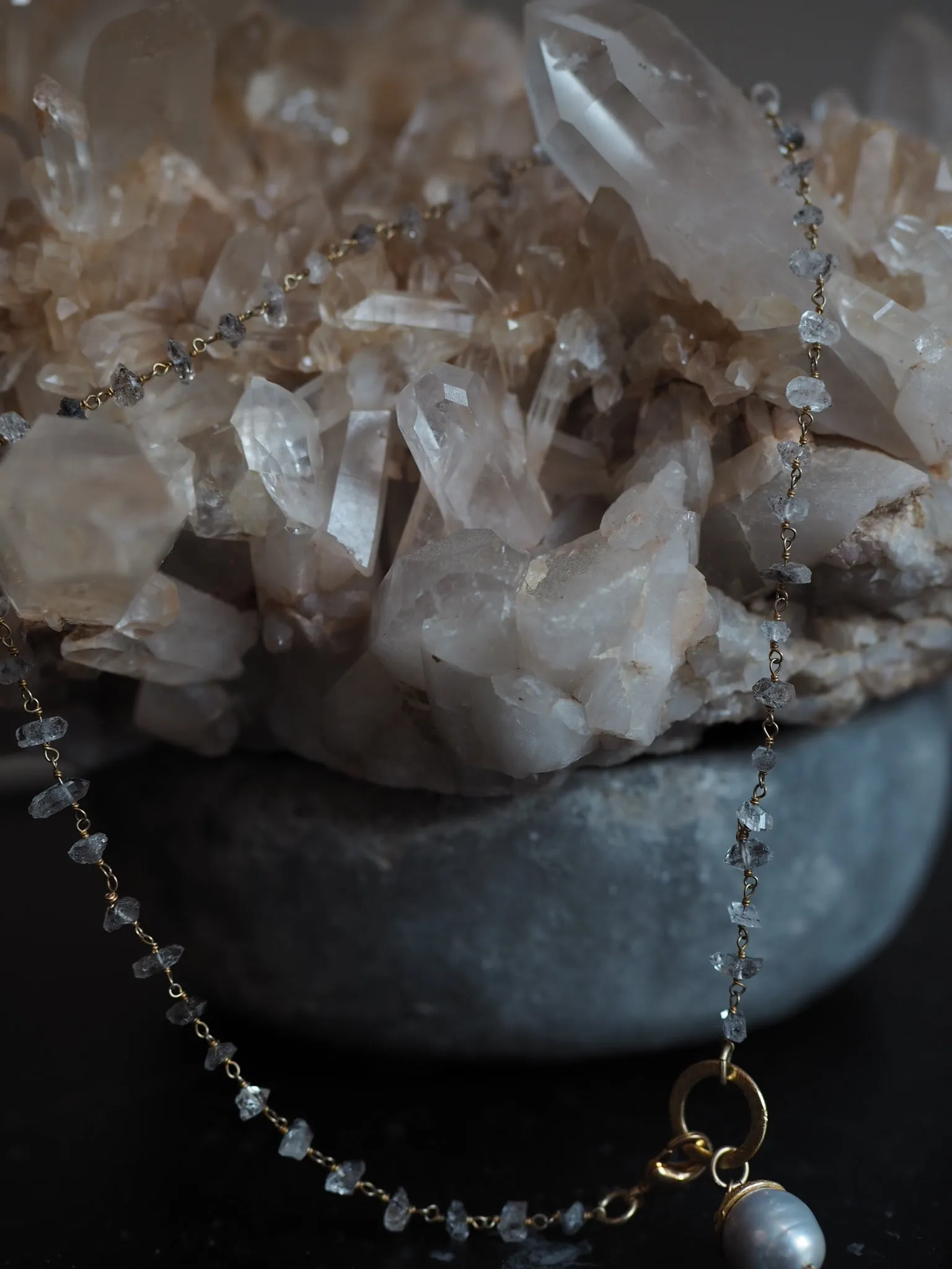 Simple Necklace with herckimer diamonds - Ivory tahitian Pearl drop