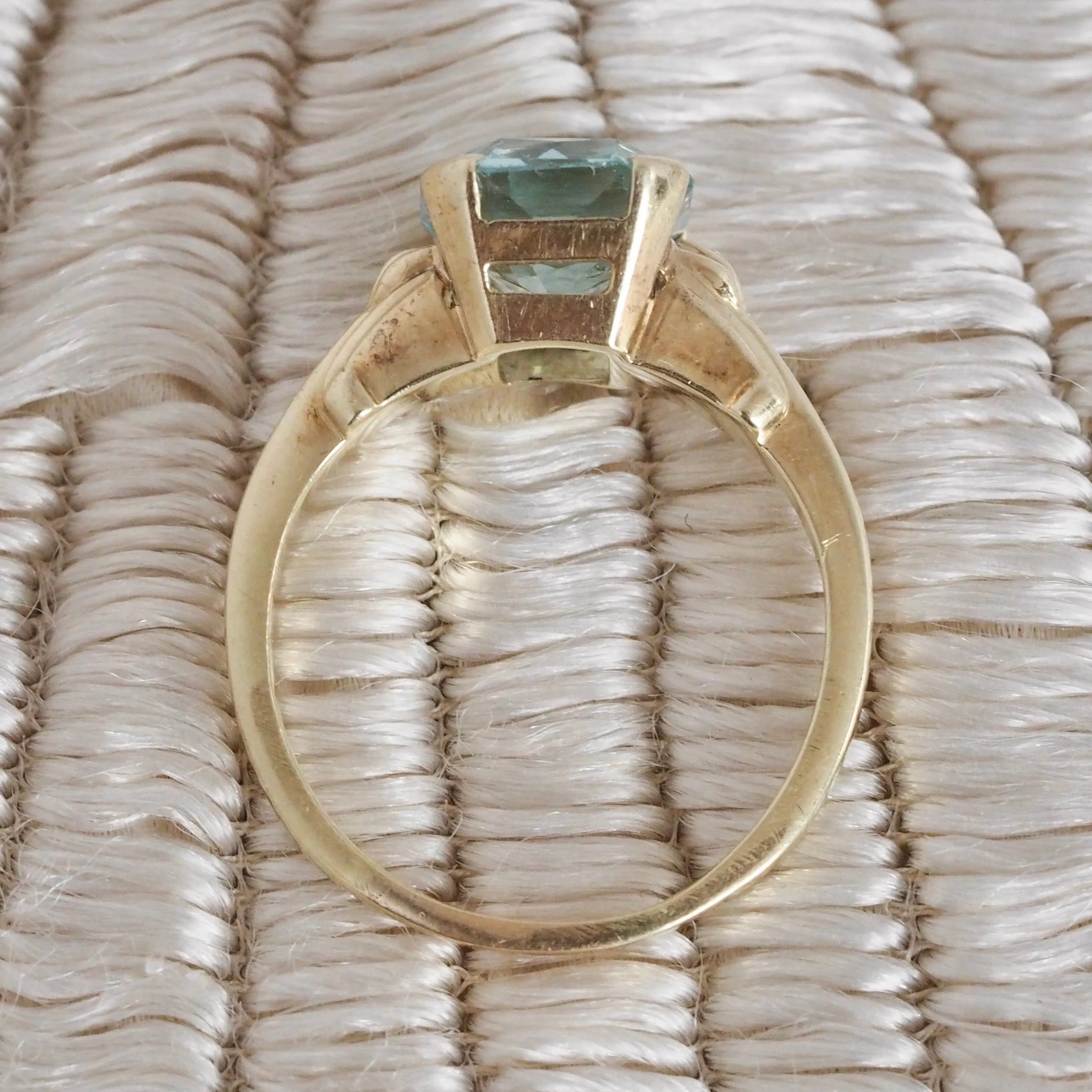 Vintage c. 1940s 14k Gold Aquamarine Solitaire Ring