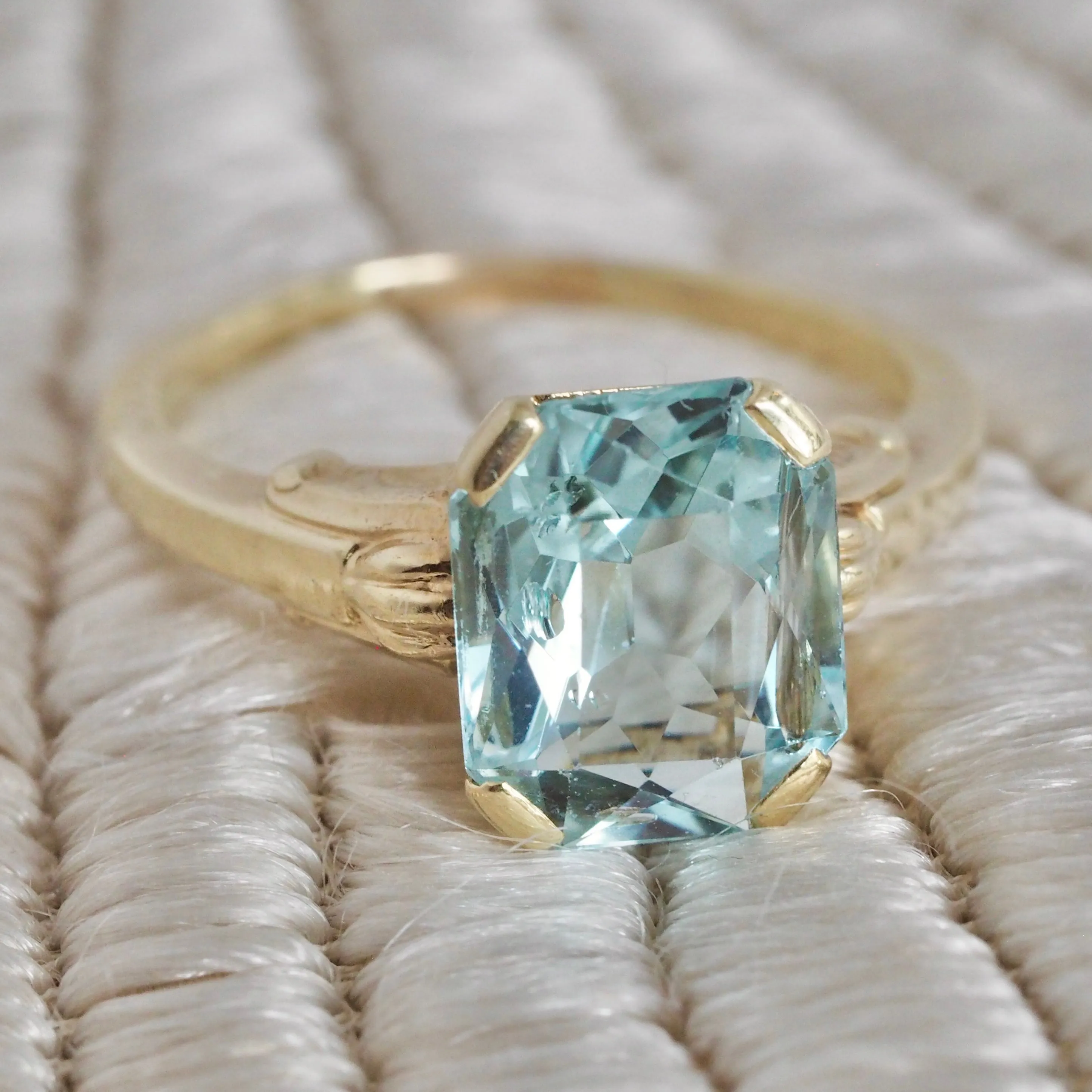 Vintage c. 1940s 14k Gold Aquamarine Solitaire Ring