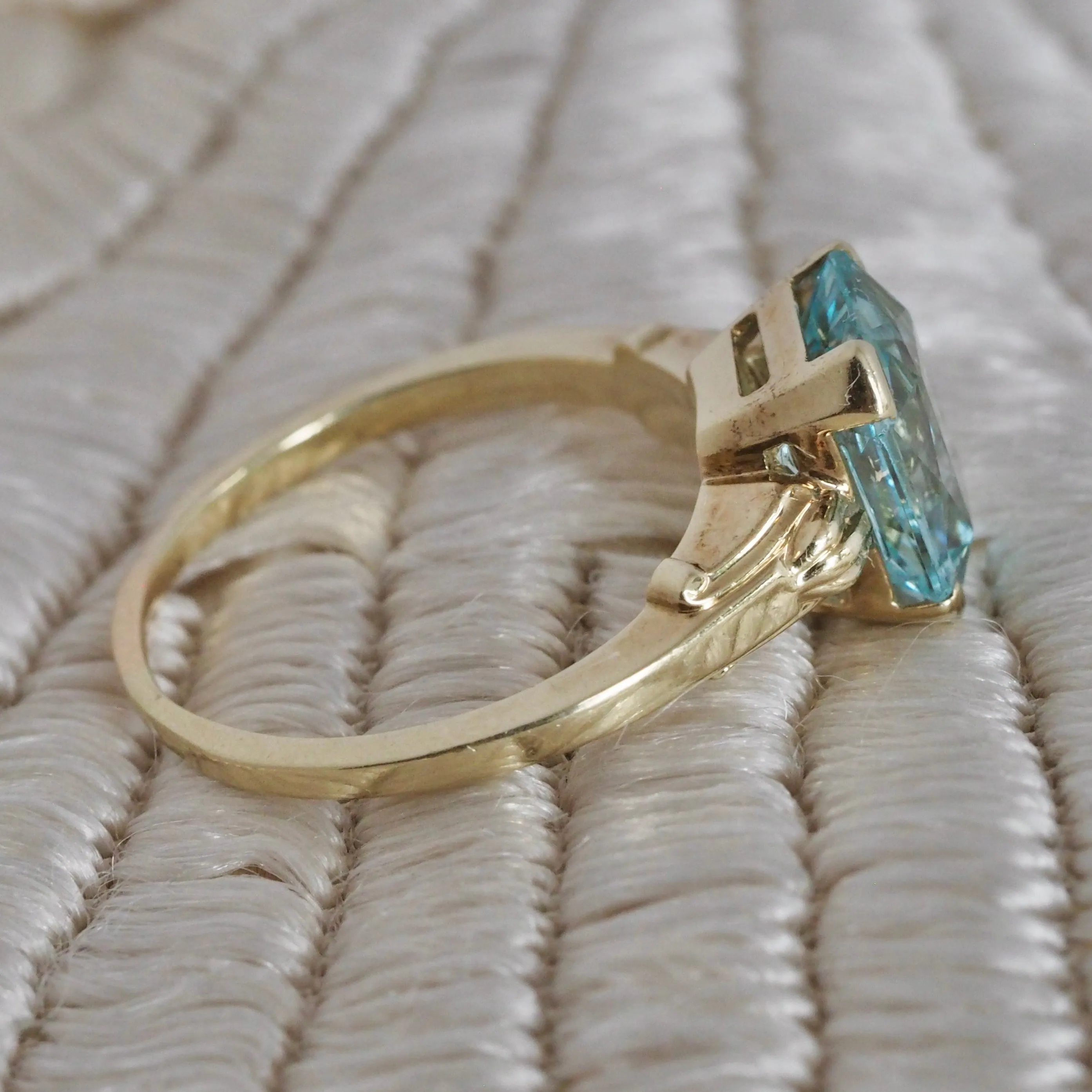 Vintage c. 1940s 14k Gold Aquamarine Solitaire Ring