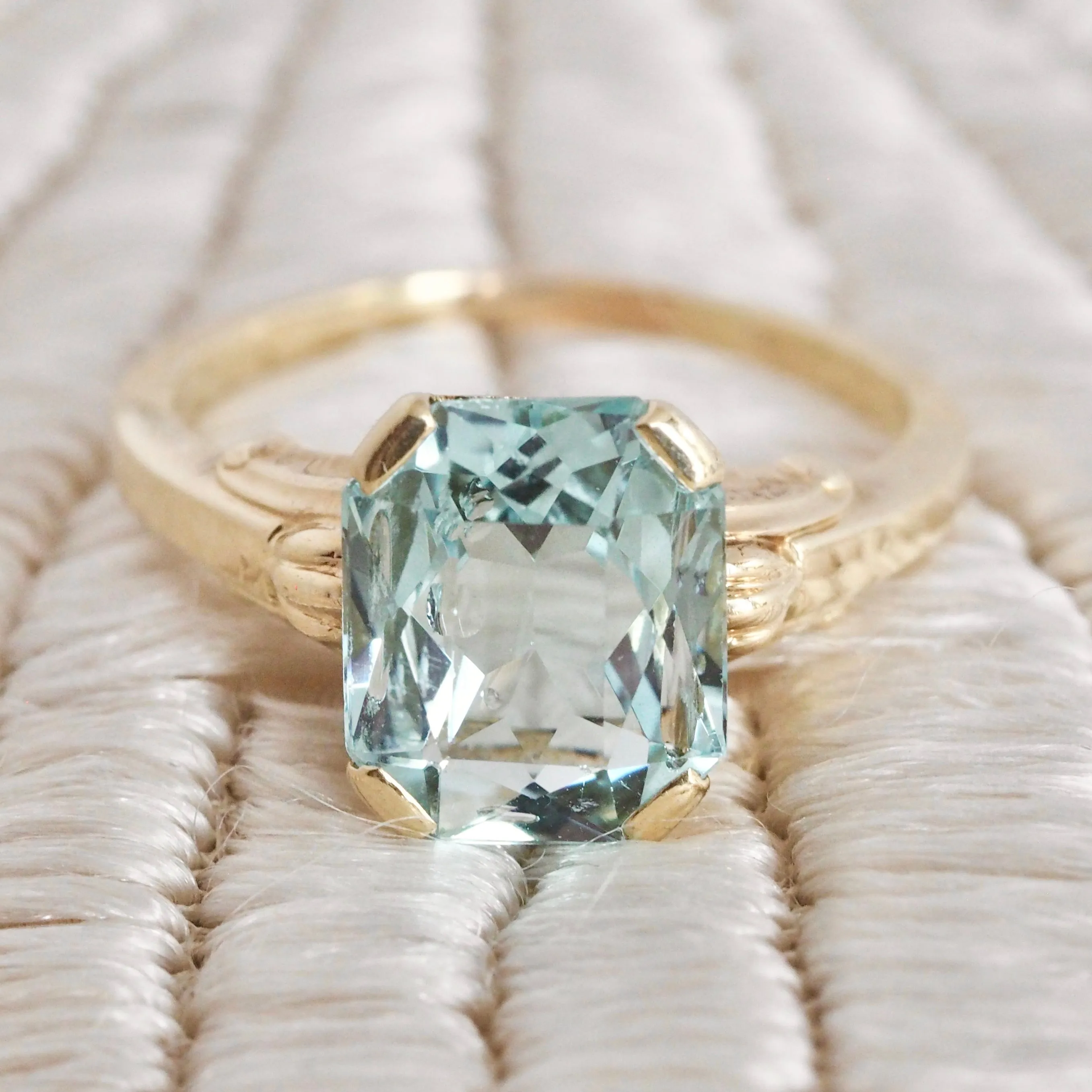 Vintage c. 1940s 14k Gold Aquamarine Solitaire Ring