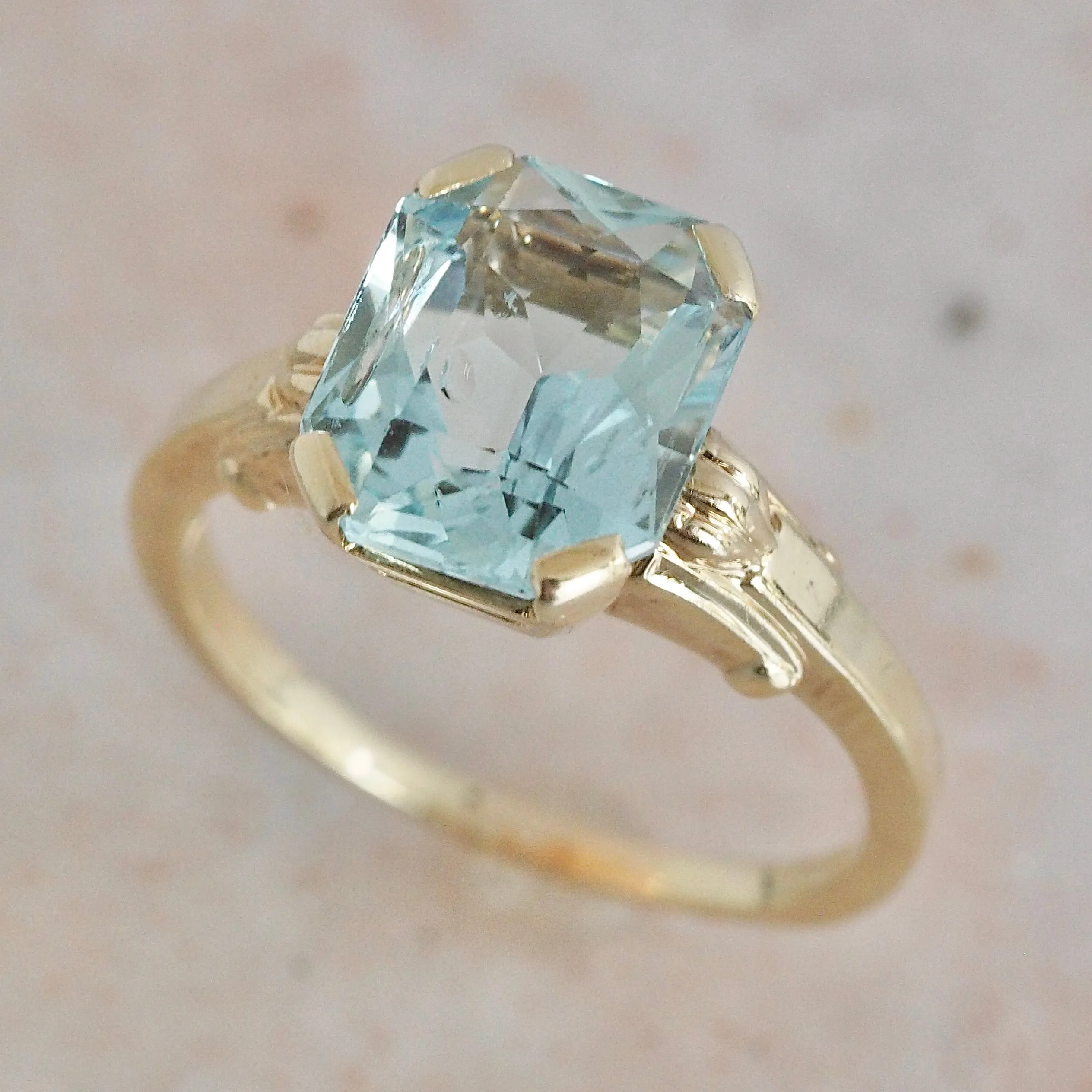 Vintage c. 1940s 14k Gold Aquamarine Solitaire Ring