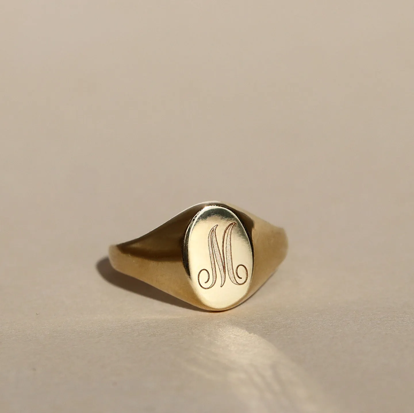 Womens Oval Signet Ring (Free Engraving)